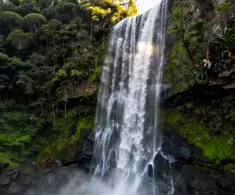 Descubra a Encantadora Cascata do Chuvisqueiro no Rio Grande do Sul