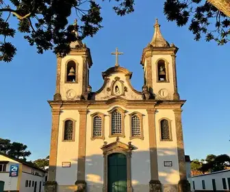 Descubra a História da Igreja Matriz São Gabriel em Ametista do Sul Descubra a História da Igreja Matriz São Gabriel em Ametista do Sul