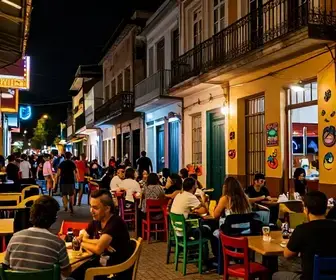 Explore os Melhores Bares da Cidade Baixa em Porto Alegre Explore os Melhores Bares da Cidade Baixa em Porto Alegre
